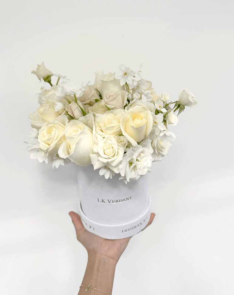 Elegant Whisper Hatbox Flowers - LK VERDANT